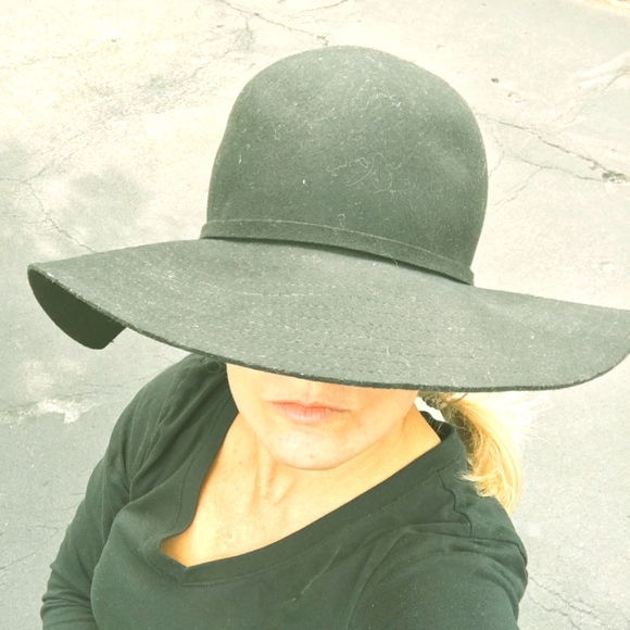 Meet your Posher, Betsy - Picture 1 of 1